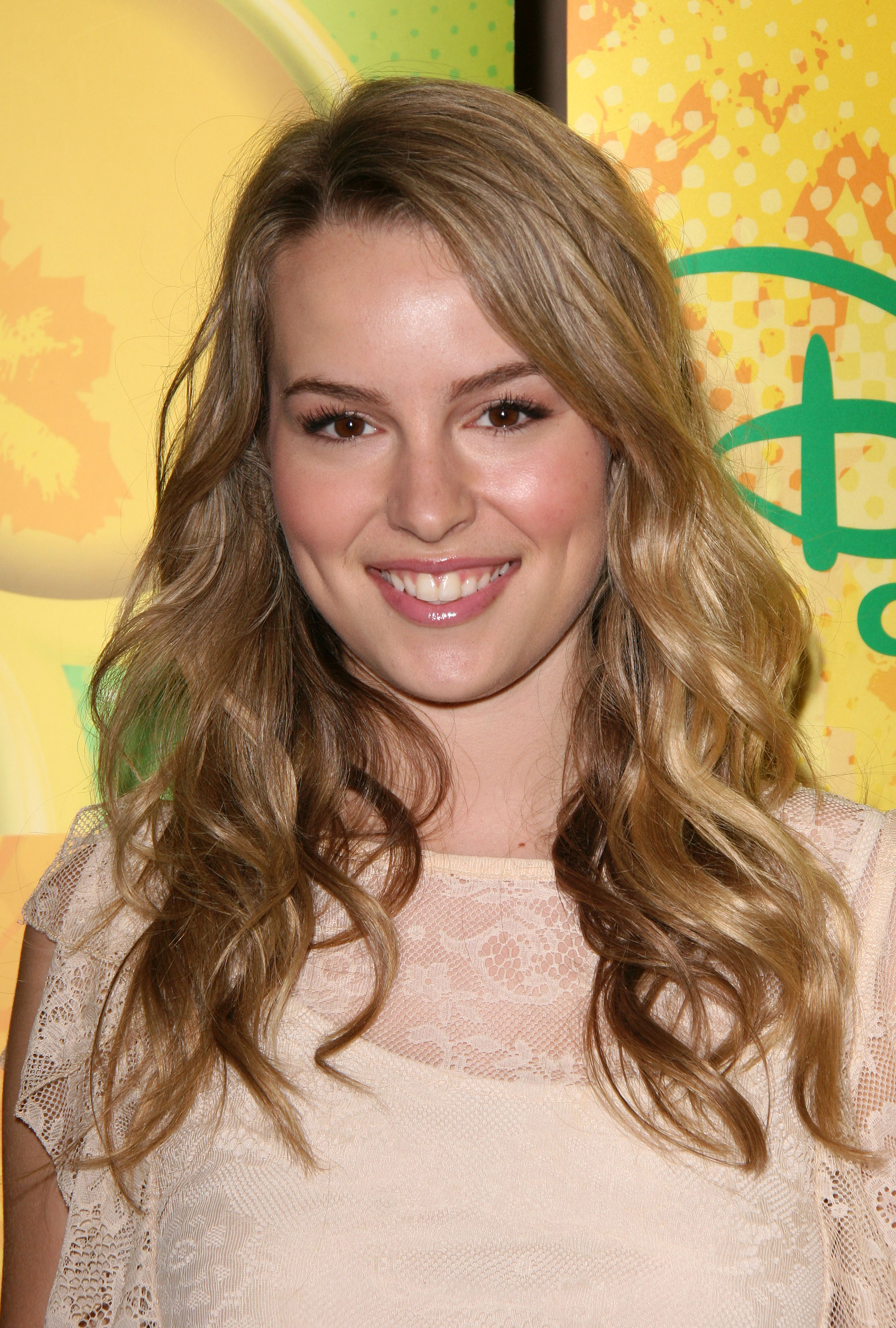 Bridgit Mendler - image: 52670 - imgth | free images hosting