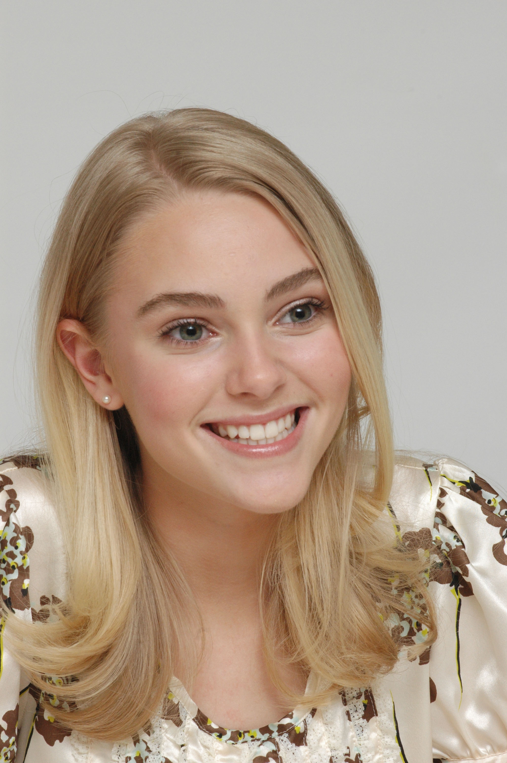 Annasophia Robb Gallery